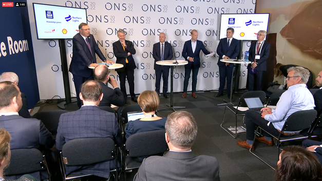 Bilde av pressekonferanse hvor avtalen mellom Yara og Northern Lights presenterer