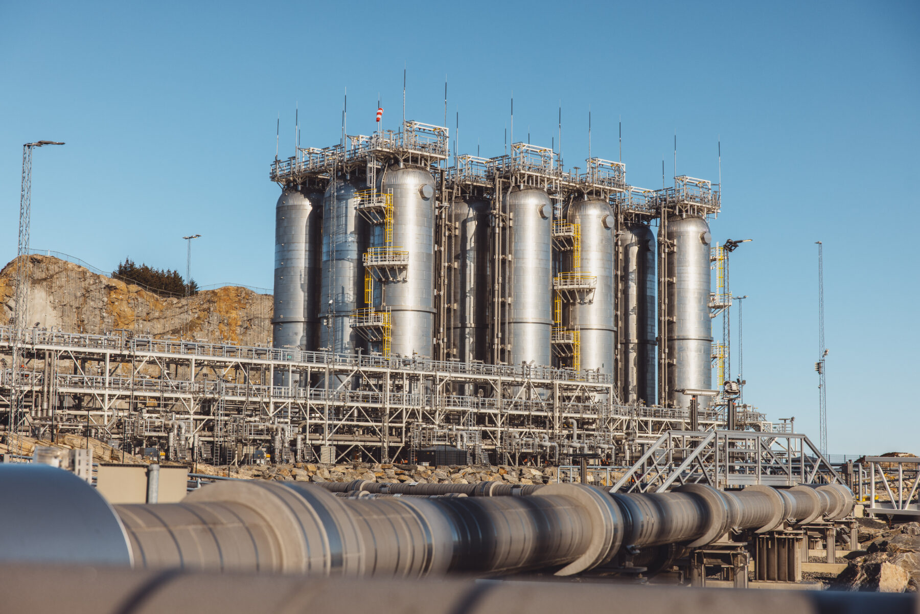Nærbilde av lagertanker for CO2. Foto